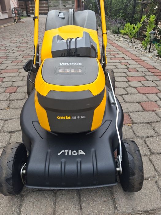 Kosiarka  akumulatorowa  Stiga  80V