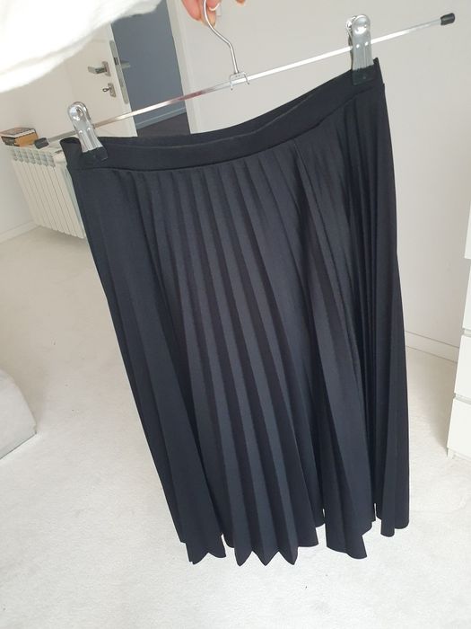 Plisowana spódnica midi czarna bershka rozmiar S
