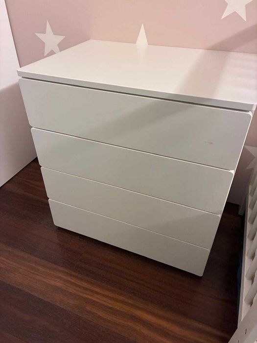 Cómoda infantil IKEA SMÅSTAD / PLATSA – branca – 4 gavetas