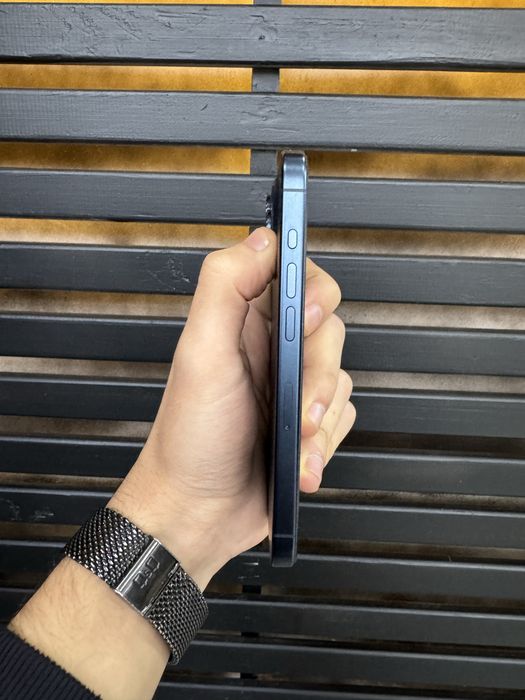 iPhone 15pro blue titanium