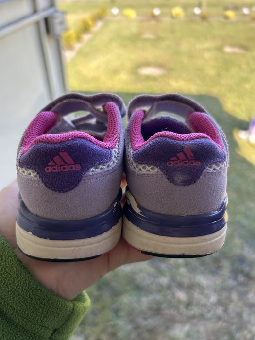 Кросівки Adidas на дівчинку