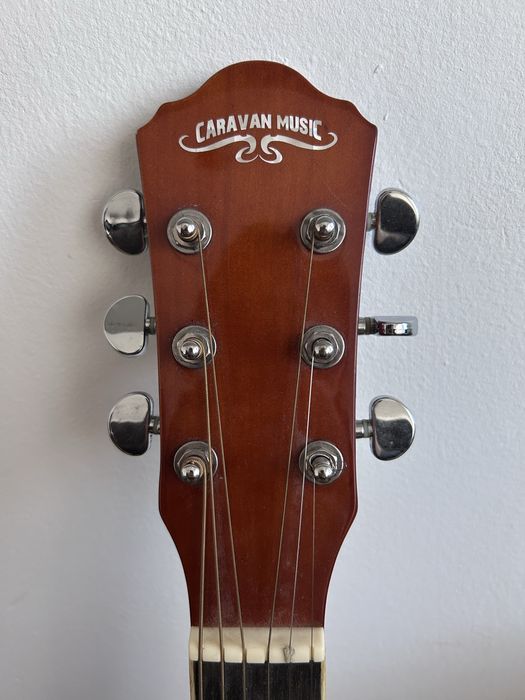 Акустична гітара Caravan Music з вирізом (cutaway)