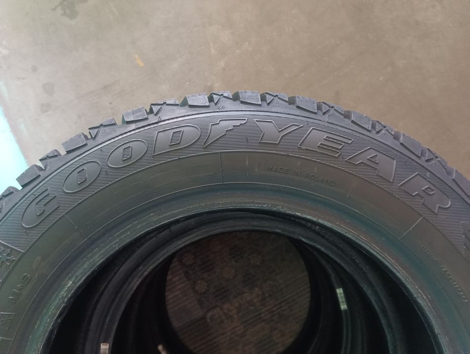 Продам зимові шини 185/65/15R