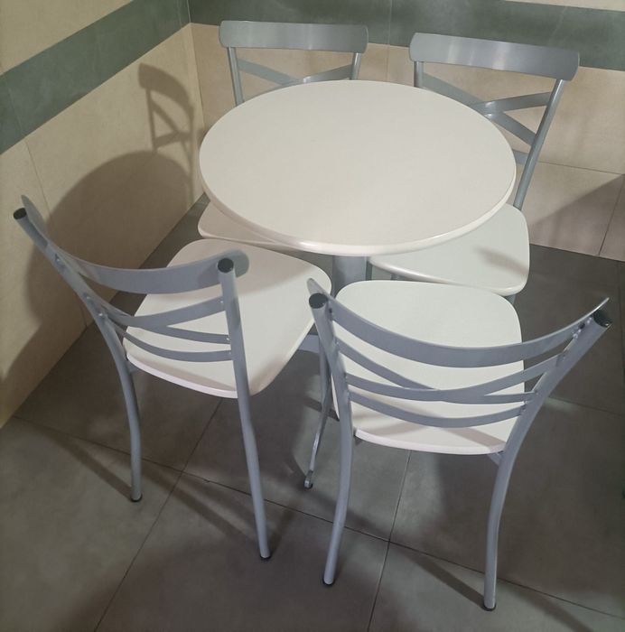 Conjunto mesa e cadeiras64186900566017120