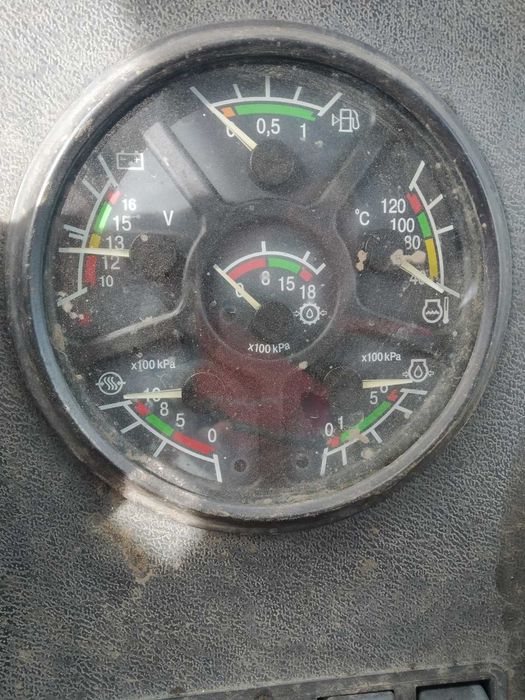трактор МТЗ 1221