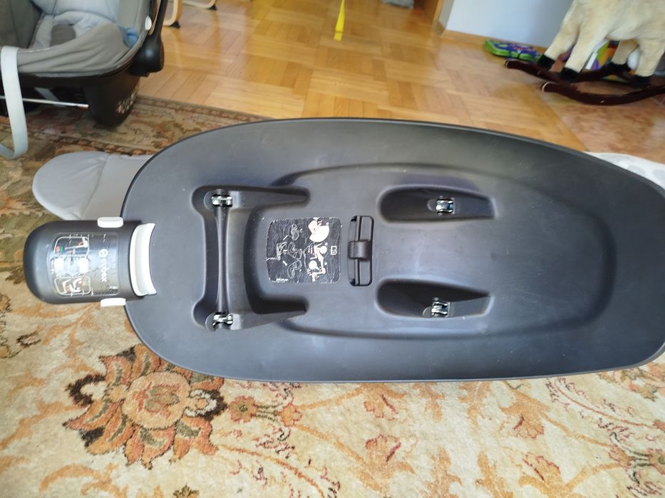 Fotelik CYBEX z bazą ISO FIX