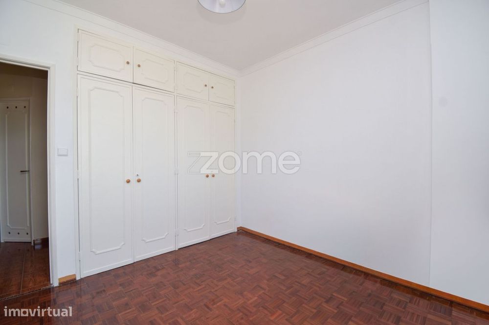 Apartamento T3 com Vista de Rio e Luz Natural | 9º Andar com Elevad...