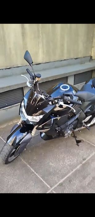 Kawasaki Z1000,preta muito nova 78mil kilometros rodados.