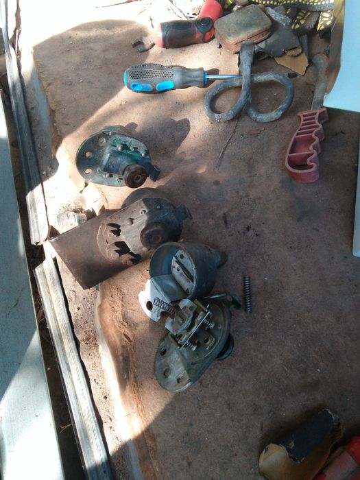 Выключатель массы 24 вольта.