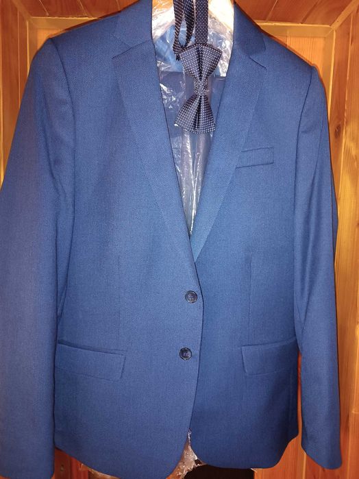 Sprzedam granatowy garnitur na wzrost 164cm