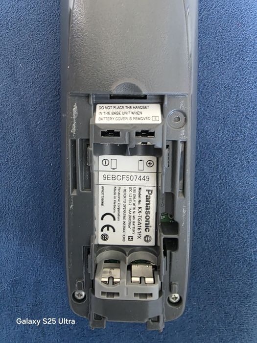 Telefon stacjonarny  panasonic  model  KX-TG. 1611
