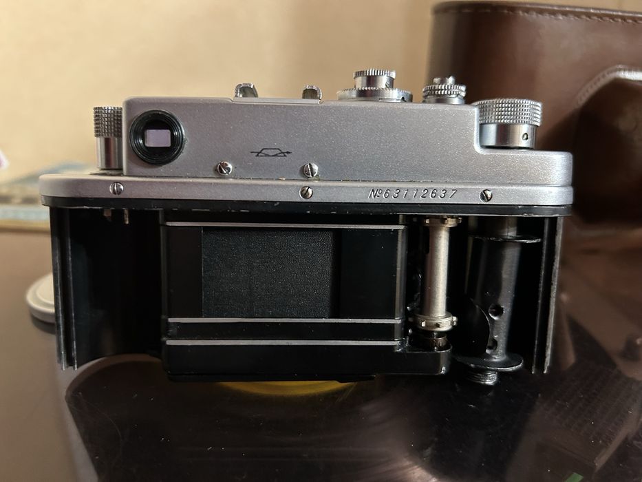 Плівковий фотоапарат Зоркий 4 та Оʼбєктив Индустар 26