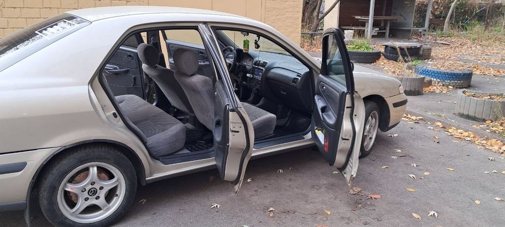 Автомобиль Мазда