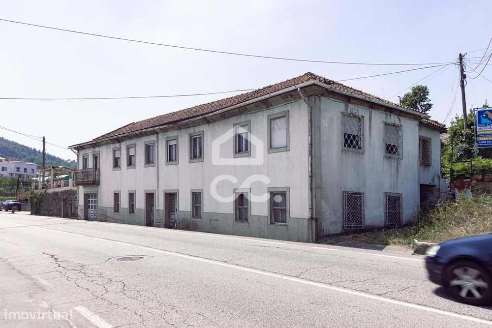 Moradia para restauro em Nespereira - Guimarães