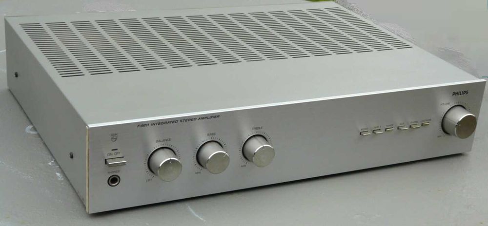 Бельгийский интегральный усилитель PHILPS F4211