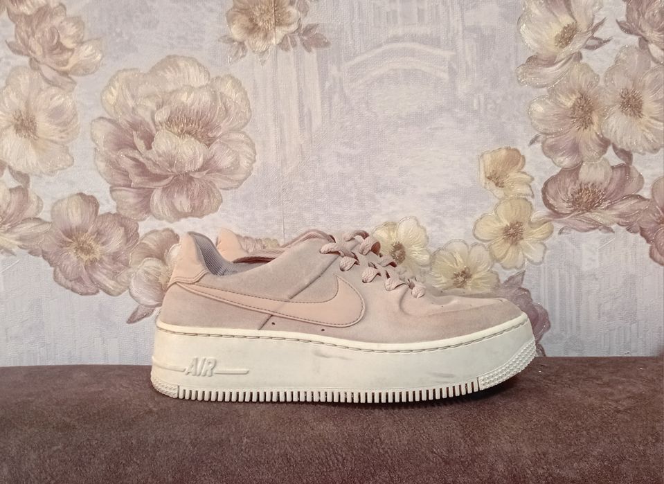 Nike Air Force 1 Sage Low (Light Pink/Suede)