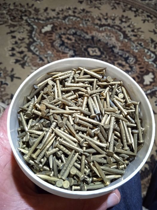 Гвозди латунные.
