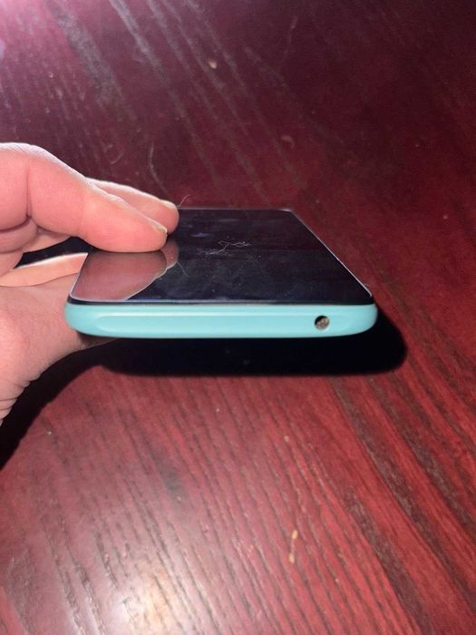 Смартфон Poco C40