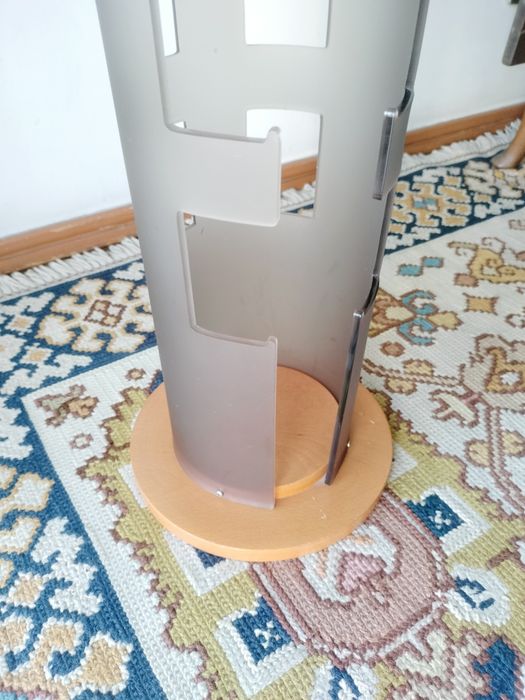 Torre porta CD em acrílico