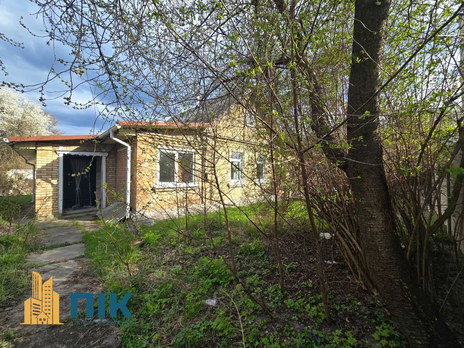 Без%! Частина будинку з ділянкою 12,5 соток, в гарній локації Ірпеня, під забудову, є ГАЗ, нормальні розміри ділянки