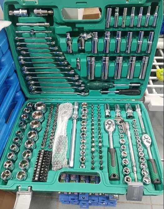 НАБОРЫ ручных инструментов головок Набір ключів від 40 до 216шт