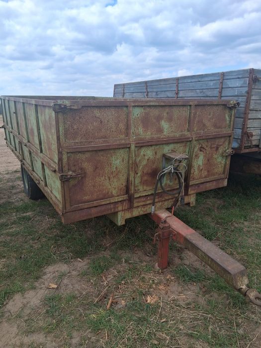 Przyczepa 4-5ton metalowe burty  i podłoga