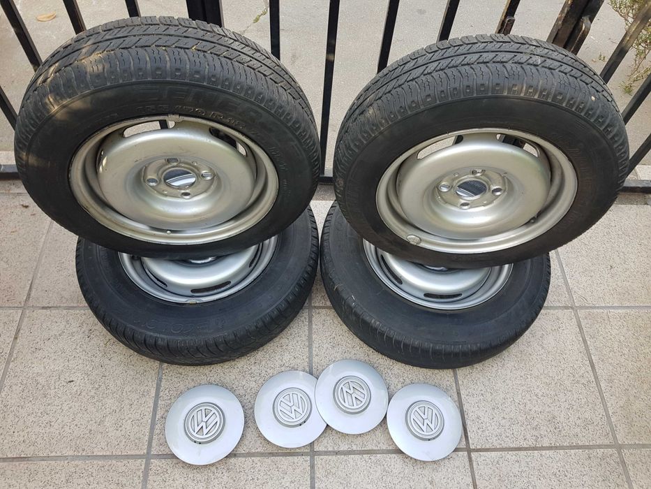 4 jantes vw 13 pneus tampas orig