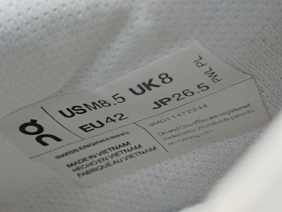 Кроссовки On Swiss