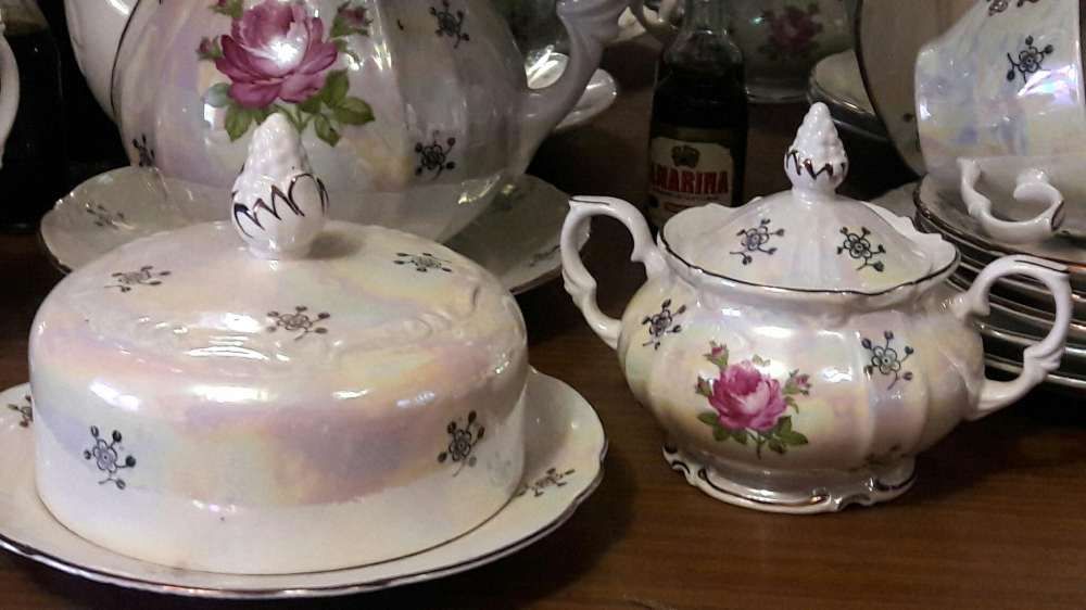 Сервиз "РОЗА"22 предмета.;)