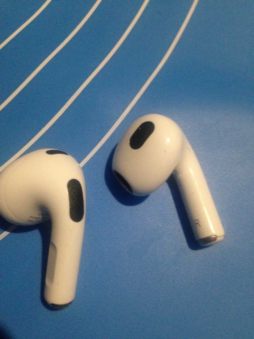 Навушники  AirPods 4