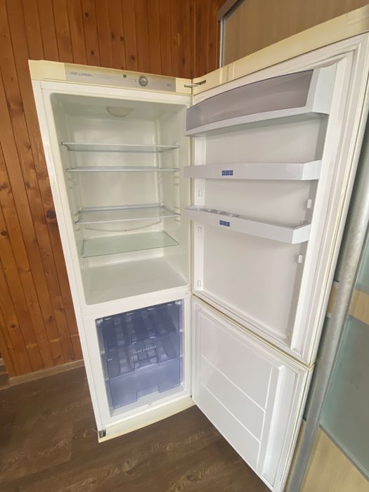 Холодильник SNAIGE в хорошому стані!