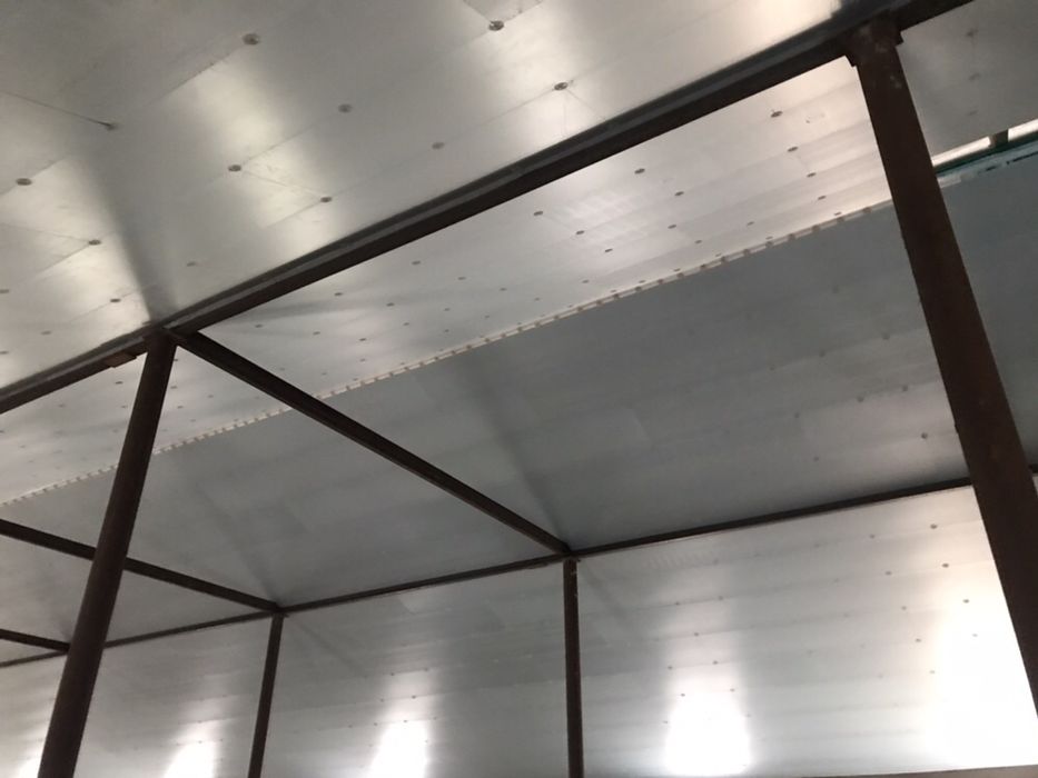 Stanowisko dla krowy byka jałowizny przegroda wygroda bramka drabina