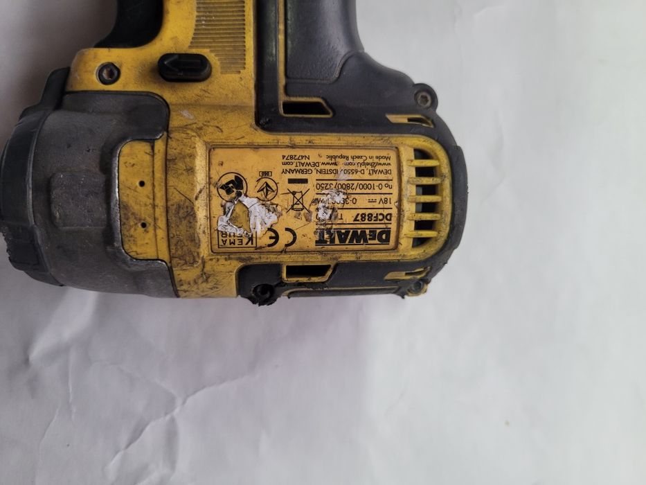 Zakrętarka DCF887 DeWalt