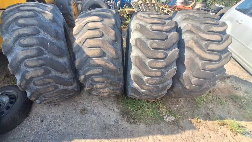 Opony 17.5/25 Goodyear Ładowarka
