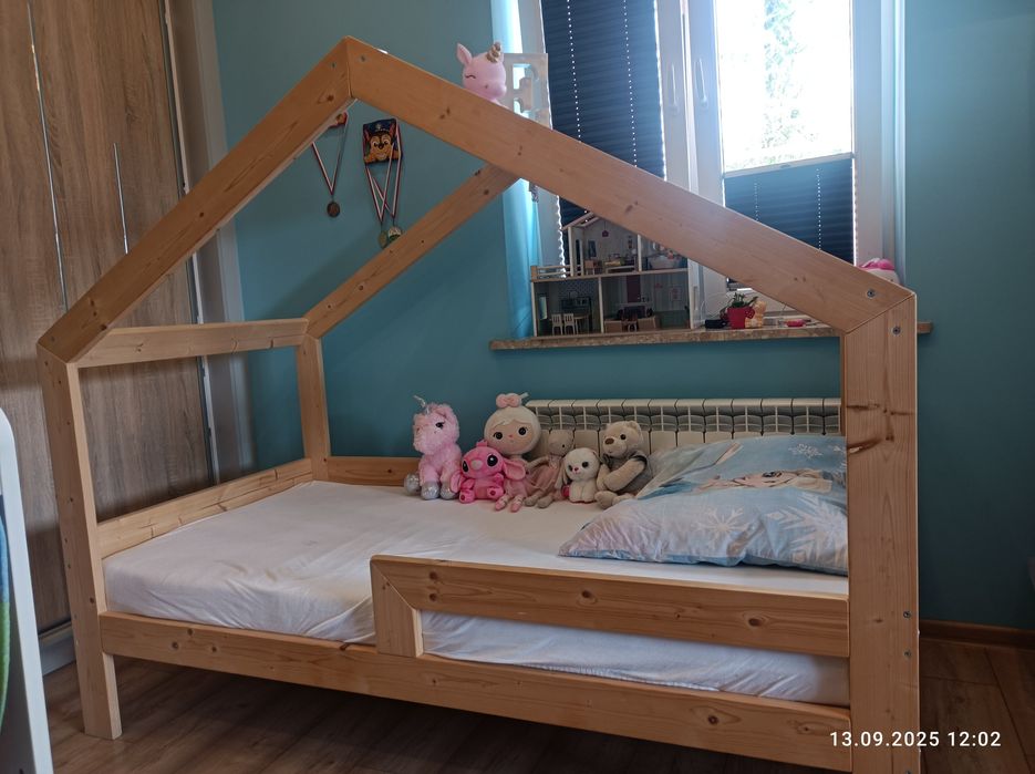 Łóżko domek z materacem