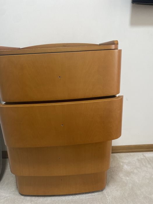 3 mesas de cabeceira + camiseiro