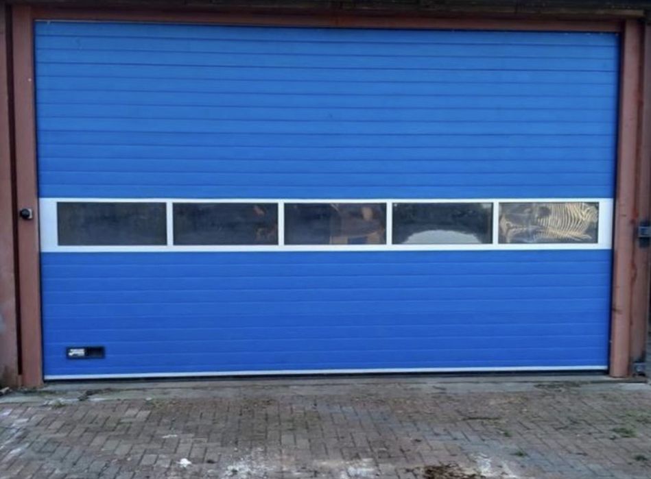 Brama 550 x 335 segmentowa garażowa panelowa przemysłowa rolowana