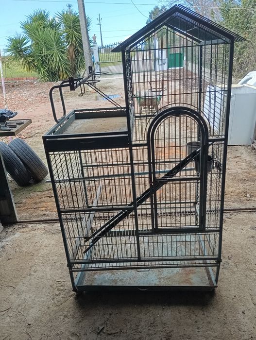 Vendo gaiola para papagaio