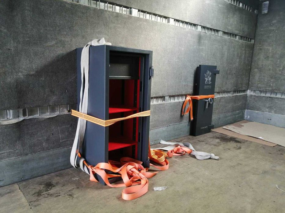 Грузоперевозки 2т 18м3, 2т 26м3, 5т 38м3, гидроборт, грузчики, безнал