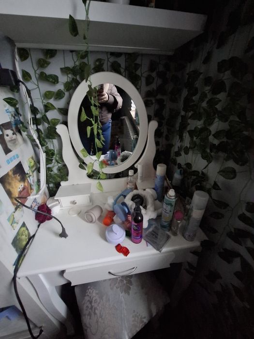 Toaletka młodzieżowe