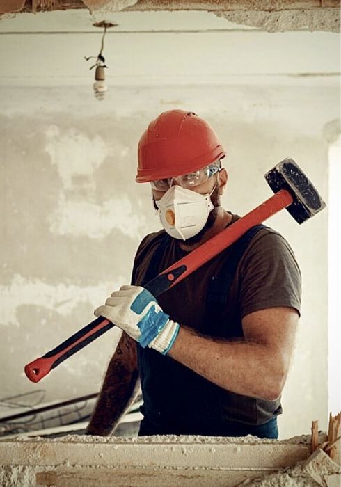 Демонтажні роботи, стін підлоги Вивіз сміття, Вантажники, Перевезення.