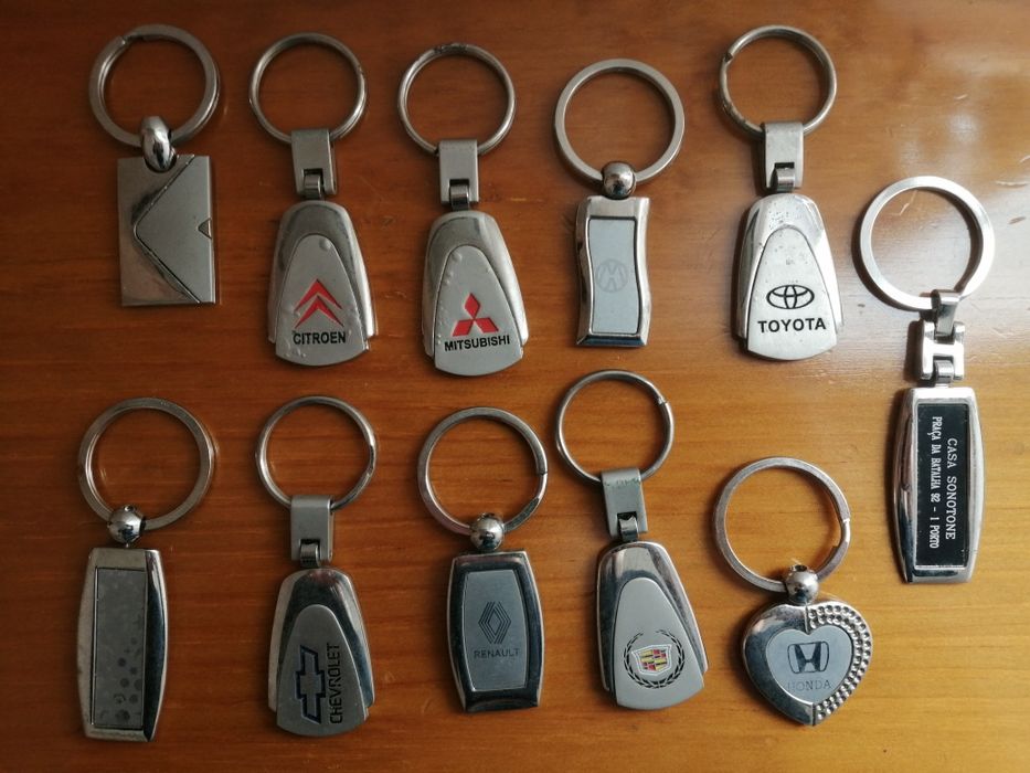 Lote de 23 porta-chaves metálicos