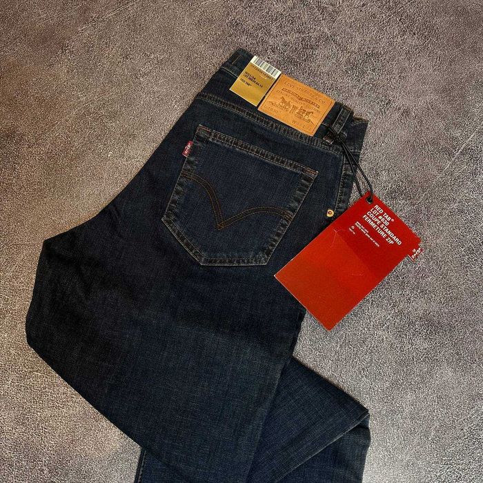 Класичні чоловічі джинси Levis(розмір-31,42)