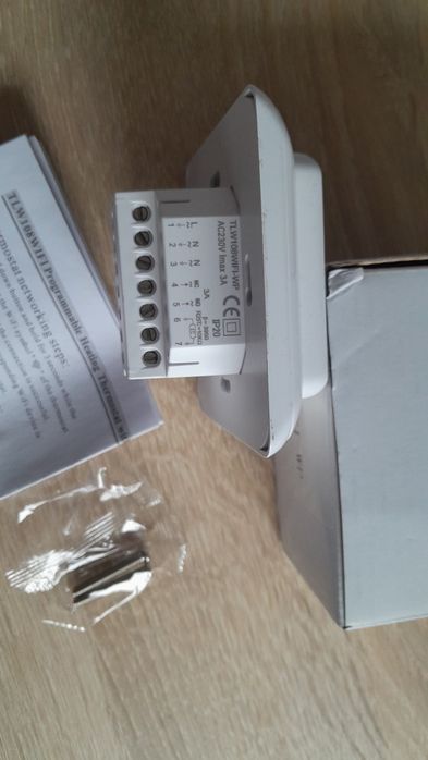 Termostat sterownik temperatury ogrzewania