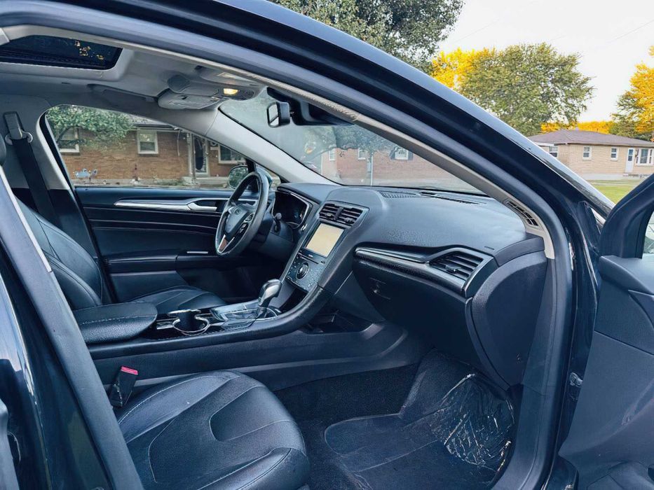 Ford Fusion Titanium      2014