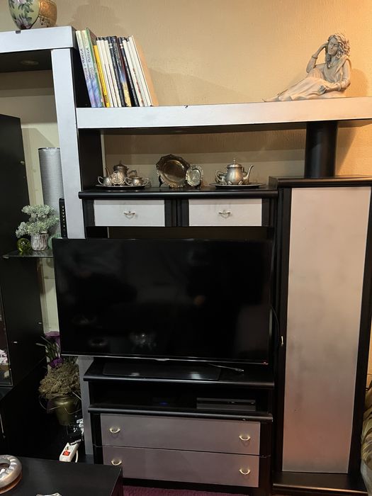 Móvel de sala para TV cinza e preto