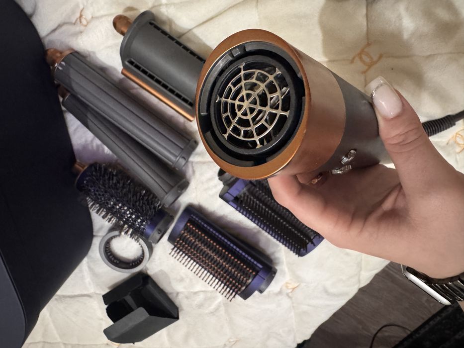 Фен-стайлер Dyson