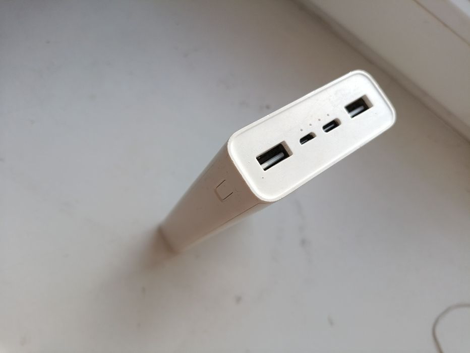 Практично нові павербанки