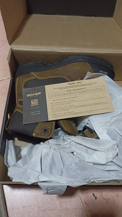 Продам зимние ботинки