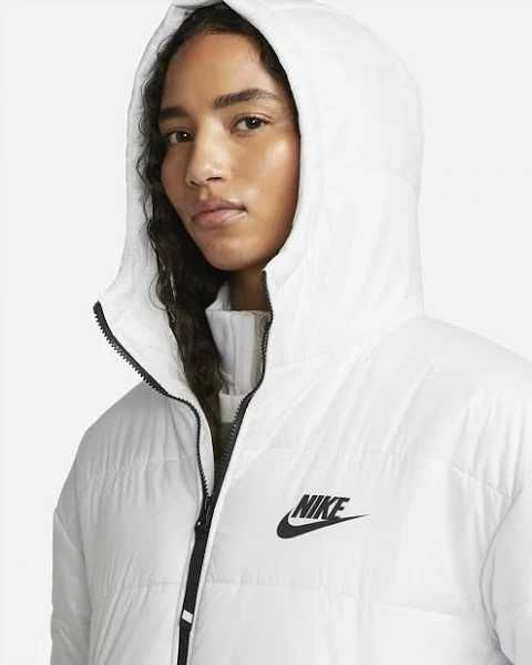 Куртка жіноча Nike White